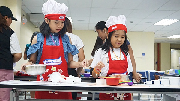 Polvoron making, chocolate dessert and pinwheel sandwich making - the kids learned so much through the hands-on workshop 
