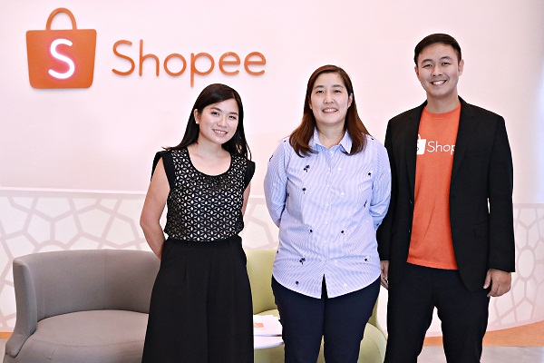At the contract signing are, (L-R) Jane Lim, Director of Shopee Ph; Hope Gokongwei-Tang, General Manager for Robinsons Appliances Corporation; and Martin Yu, Head of Business Intelligence, Shopee Ph, sealed the partnership between their companies with an agreement to be partners in providing more options and more convenient way to shop to its customers.