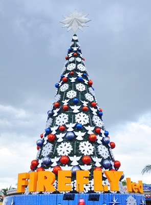 Firefly LED Christmas Tree at SM Mall of Asia By The Bay