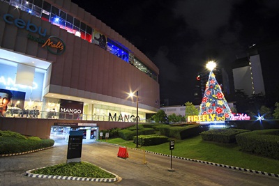 Firefly LED lights up a Christmas Tree in Ayala Center Cebu
