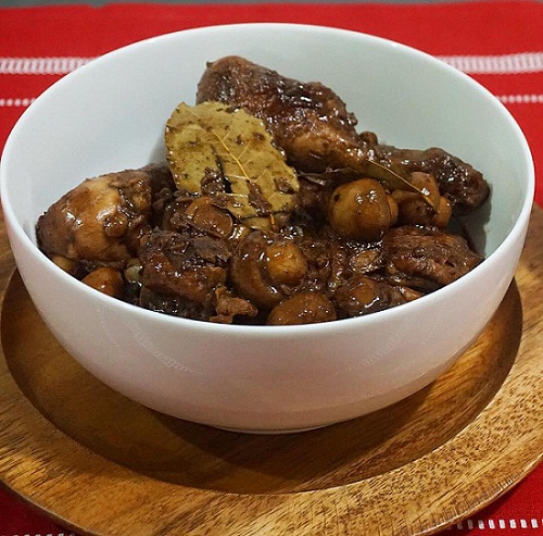 Chicken adobo with Jolly whole mushrooms