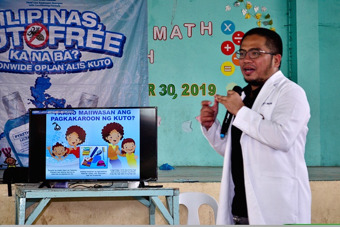 Family Doctor Dr. Osee Bryce Amac lectures about head lice infestation proper prevention and misconceptions to the parents, students, and teachers of Labangon Bliss Elementary School in Cebu City as part of the Kilusang Kontra Kuto Year 4. 