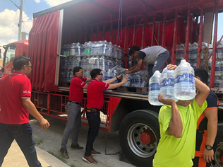 CCBPI Mindanao team led the delivery of water to Magsaysay, Davao del Sur.