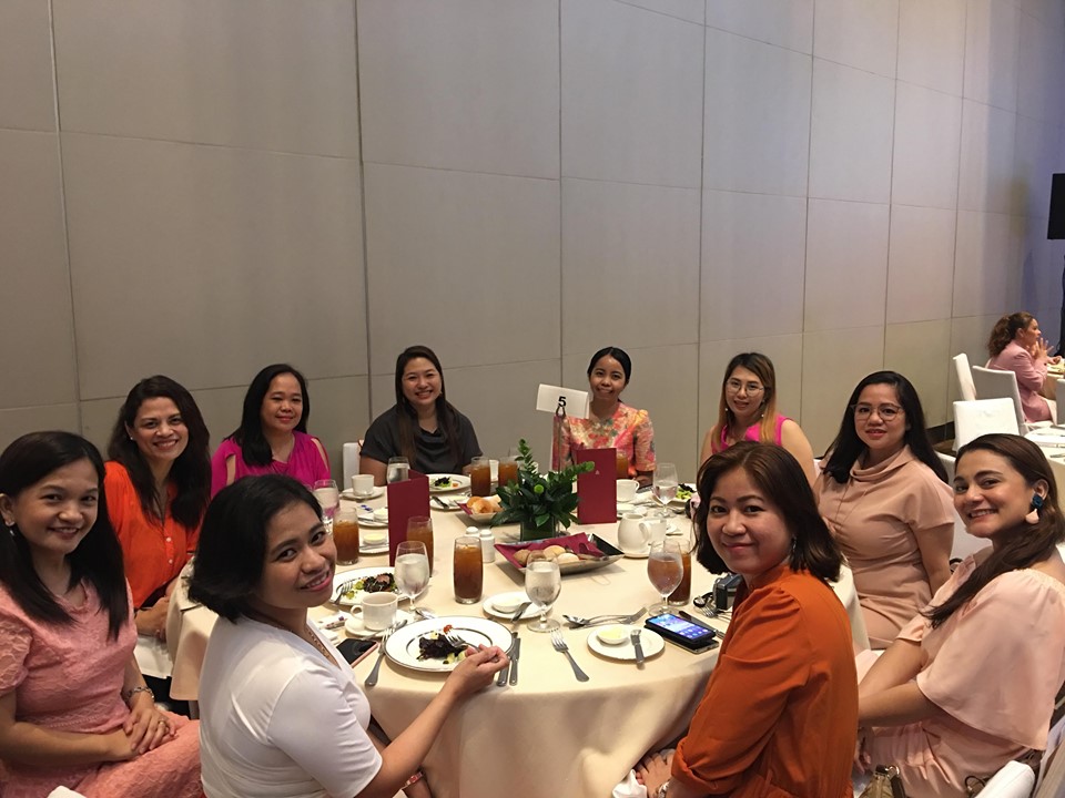 Parenting mommy bloggers at HiPP Conference at New World Makati Hotel