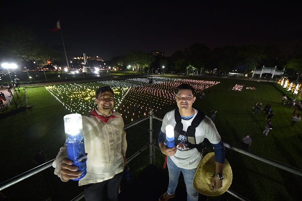 Liter Of Light Unveils Giant Tableu Of Philippine Flag As Tribute To Filipino Heroism