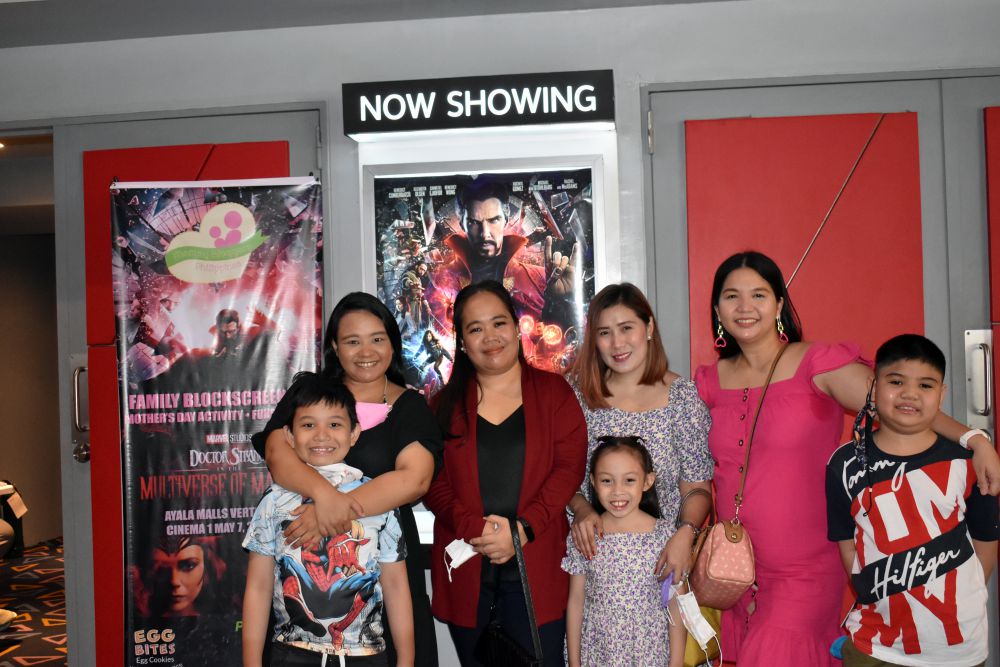 Mommy Lanie with Mommy Margaux, Sarah and Gail and kids