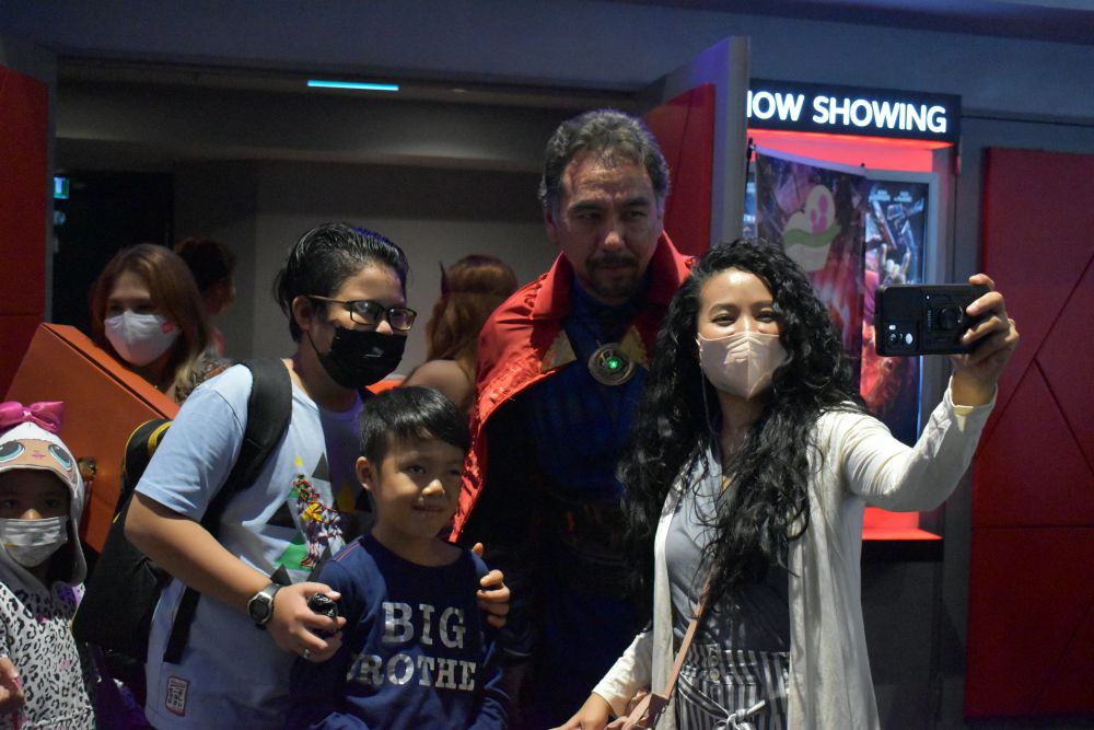 Mommy Evelyn and kids with Doctor Strange