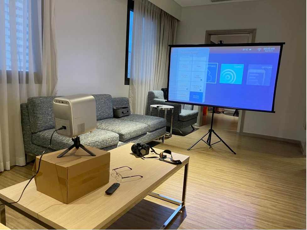 Lumos Ray Gen2 projector screen