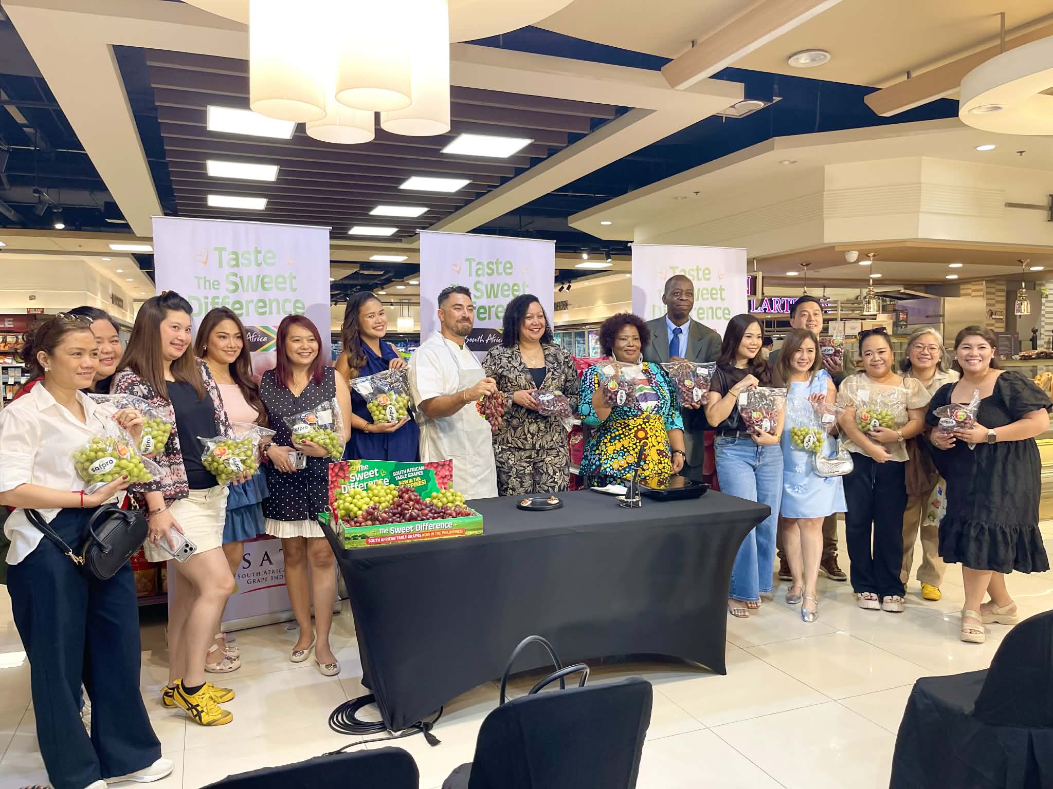 Official Launch of South African Grapes in the Philippines Ceremonial Ribbon-Cutting